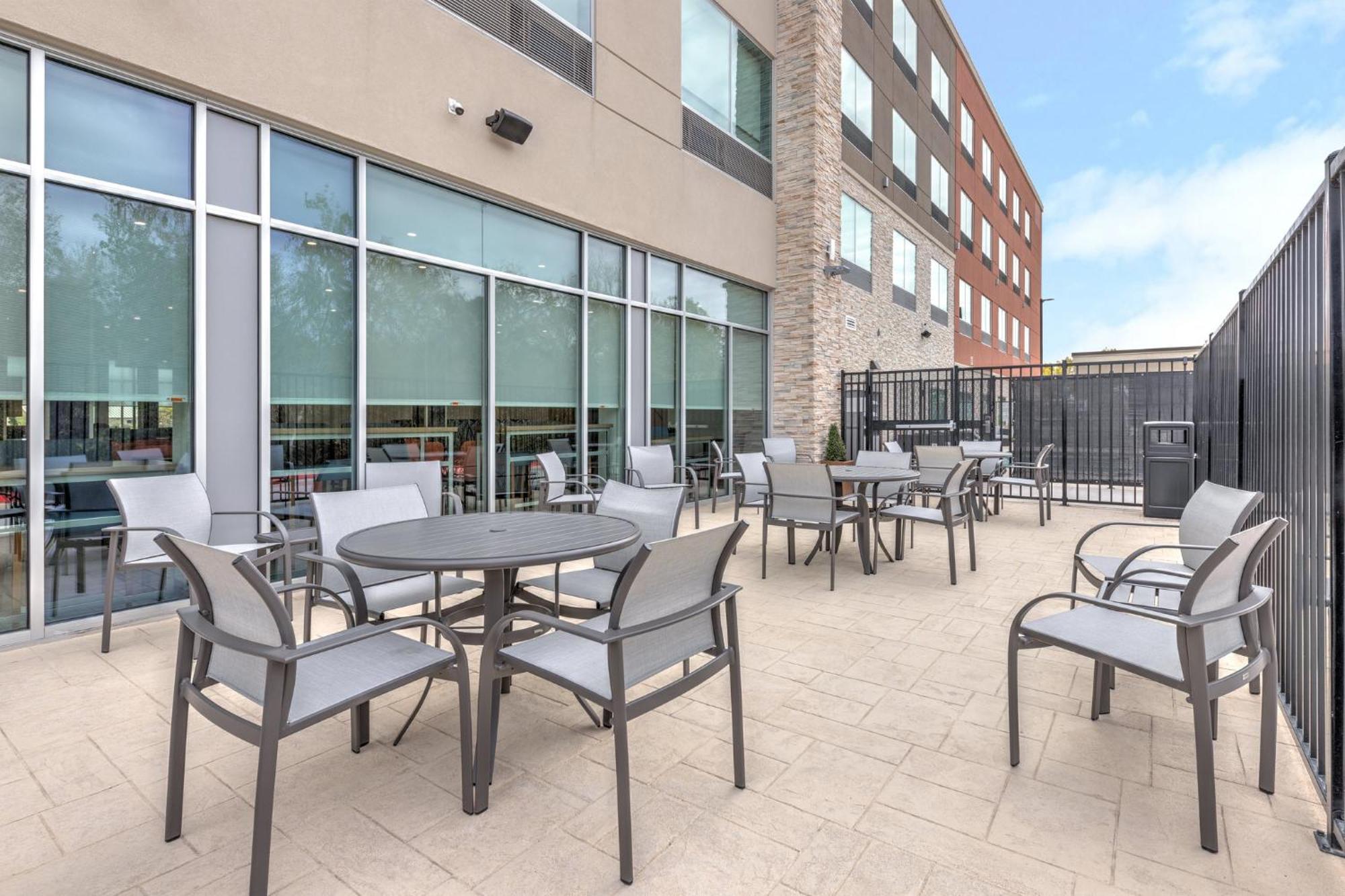 Holiday Inn Express & Suites Austin Airport East By Ihg Dış mekan fotoğraf
