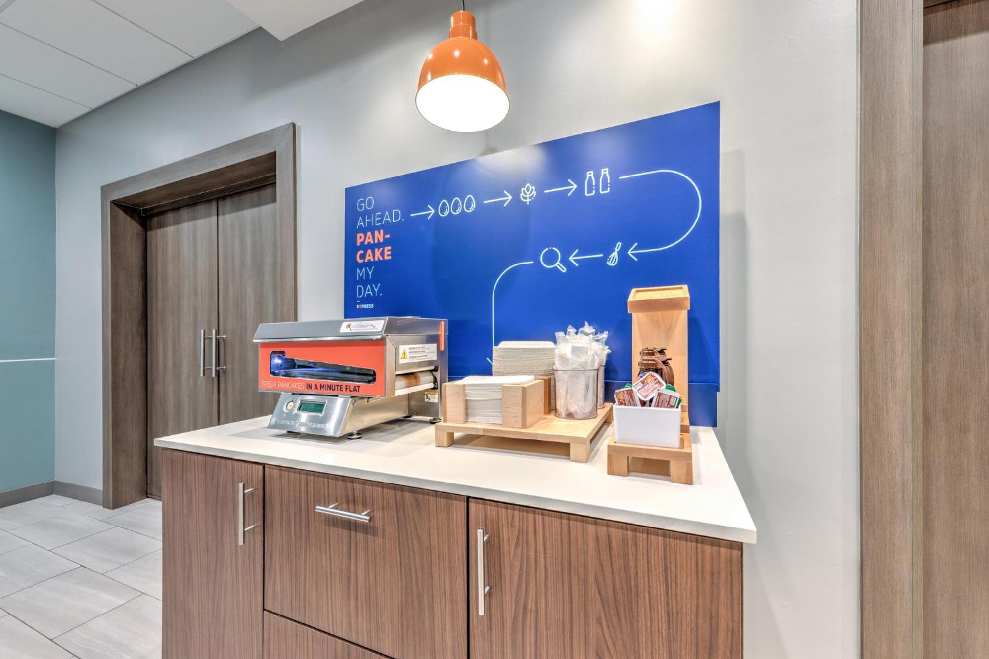 Holiday Inn Express & Suites Austin Airport East By Ihg Dış mekan fotoğraf