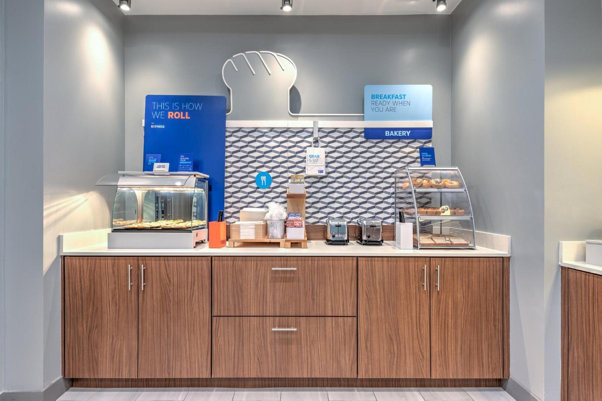 Holiday Inn Express & Suites Austin Airport East By Ihg Dış mekan fotoğraf