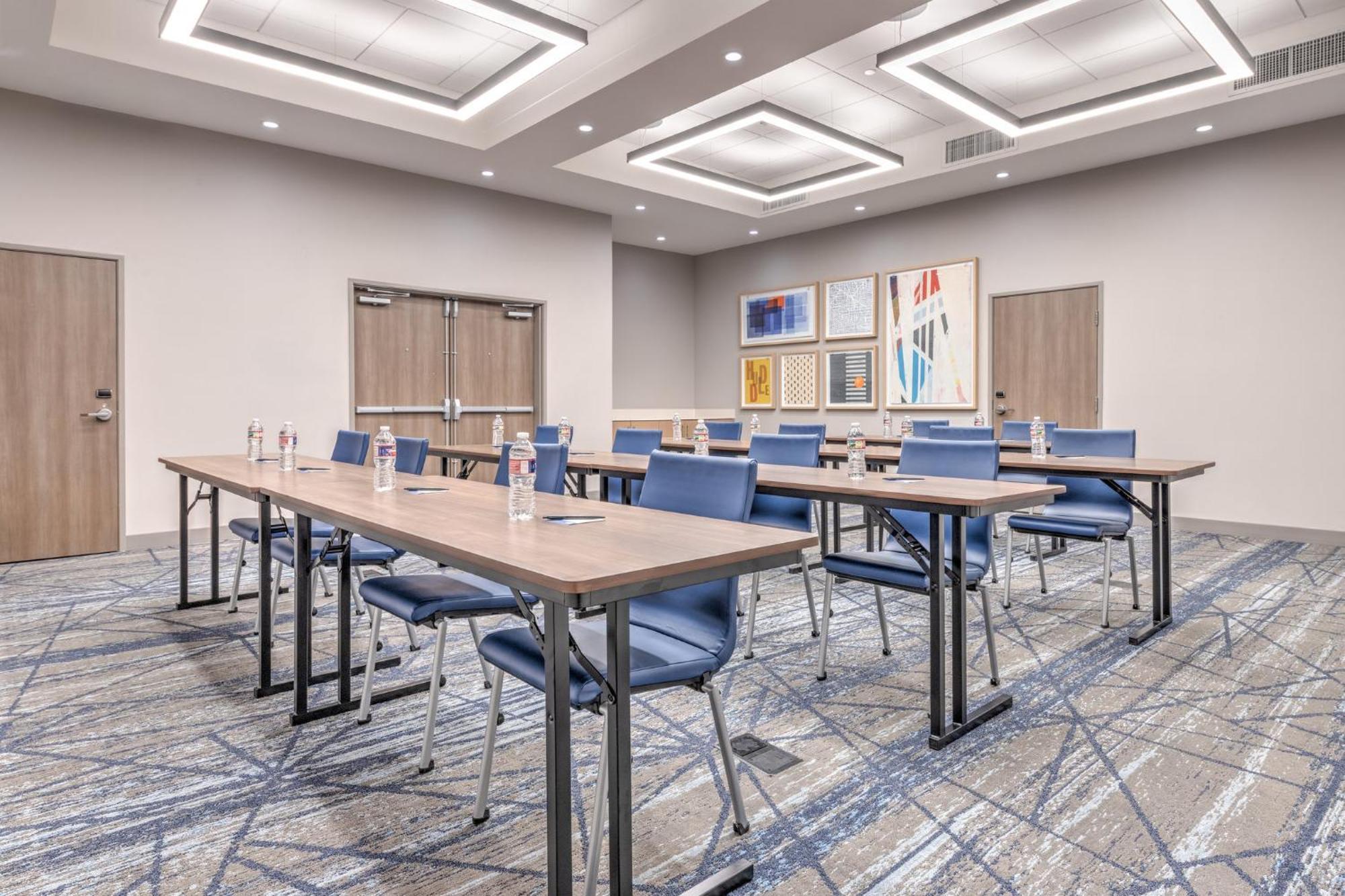 Holiday Inn Express & Suites Austin Airport East By Ihg Dış mekan fotoğraf