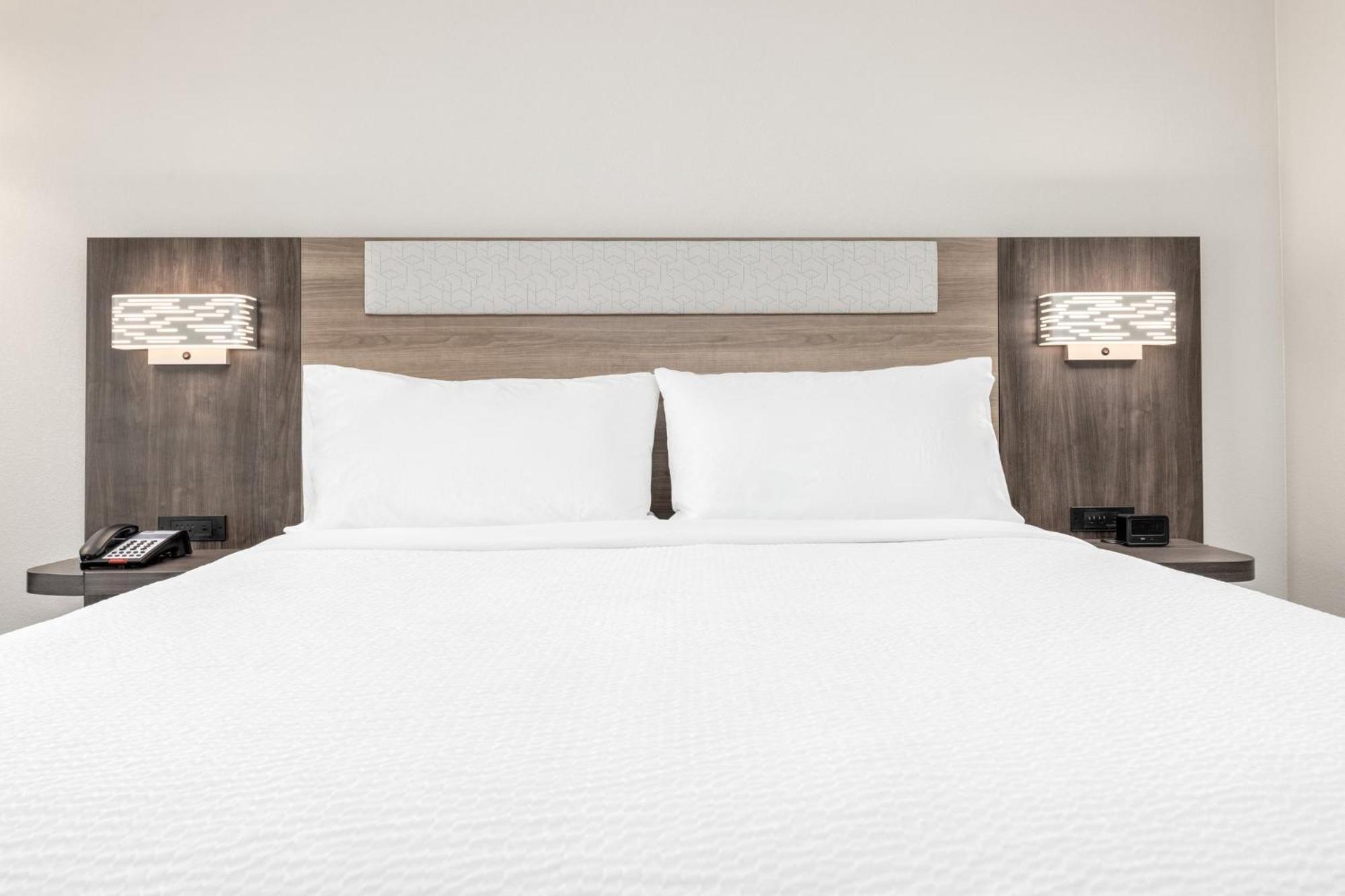 Holiday Inn Express & Suites Austin Airport East By Ihg Dış mekan fotoğraf