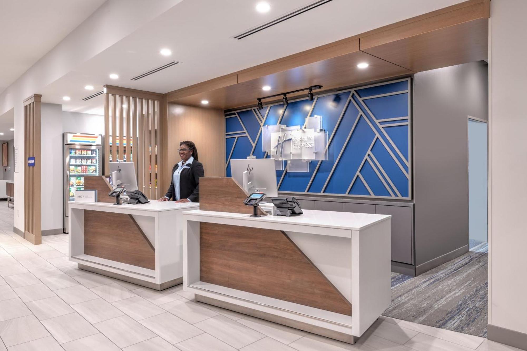 Holiday Inn Express & Suites Austin Airport East By Ihg Dış mekan fotoğraf