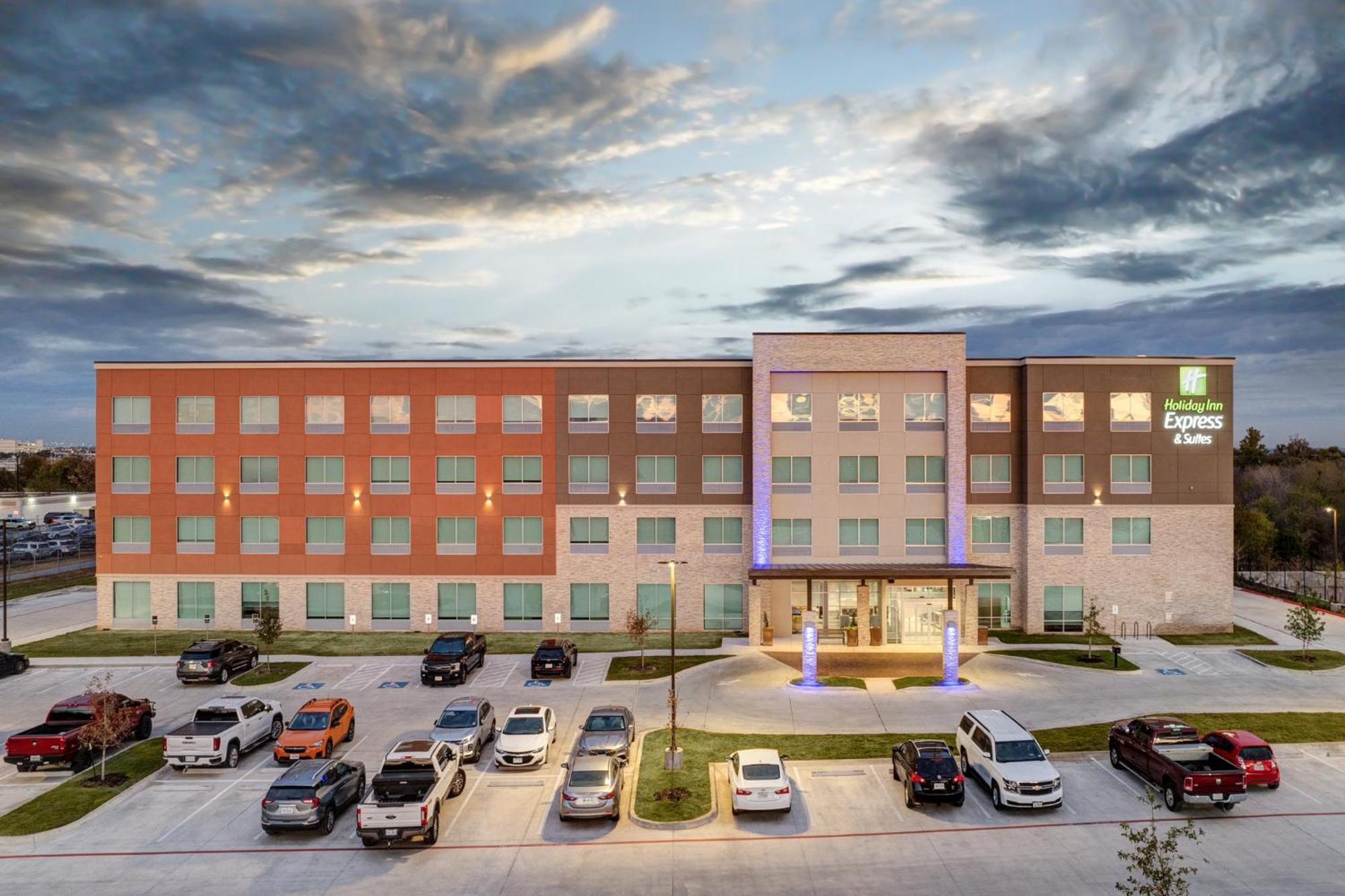 Holiday Inn Express & Suites Austin Airport East By Ihg Dış mekan fotoğraf