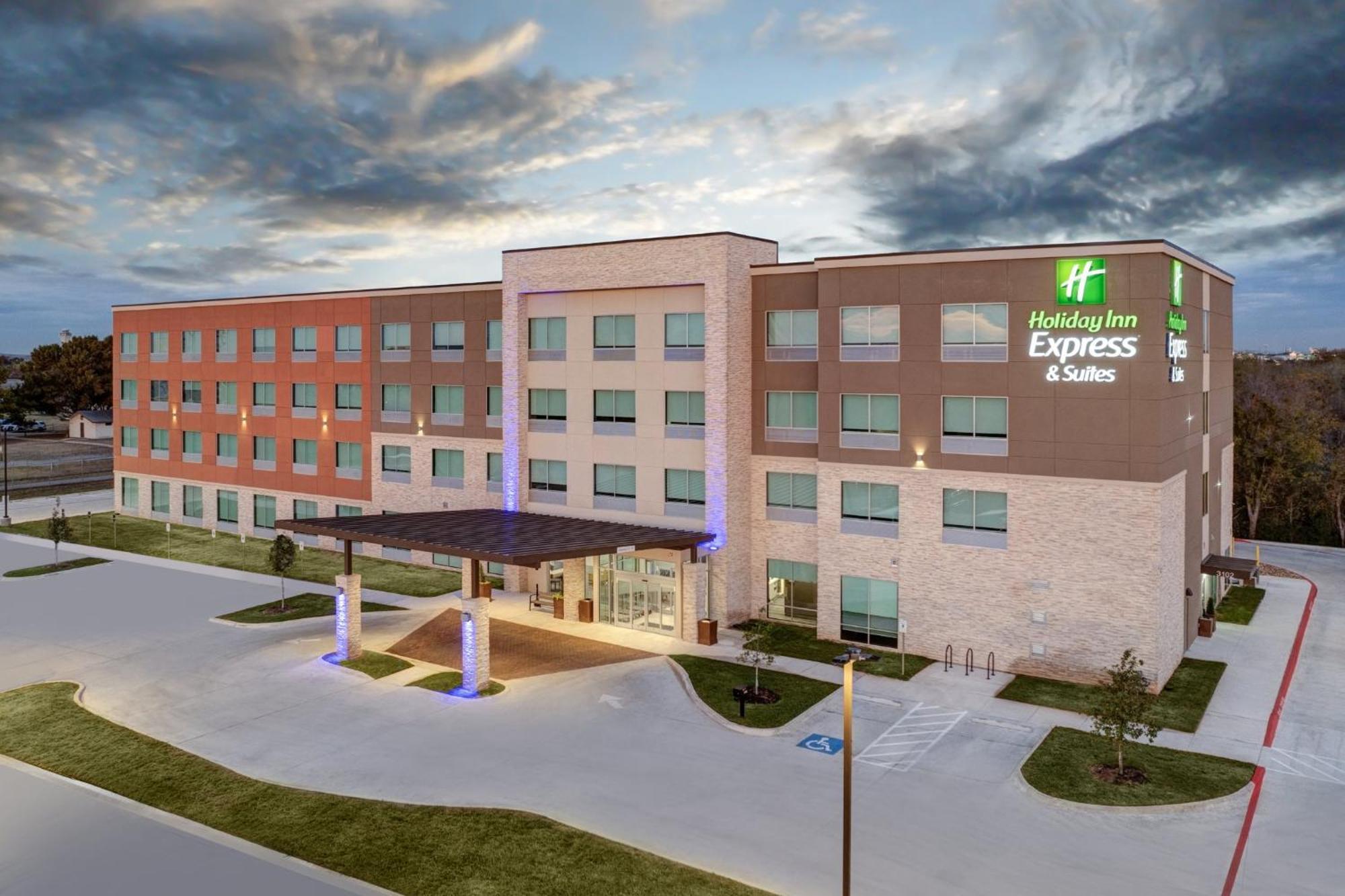 Holiday Inn Express & Suites Austin Airport East By Ihg Dış mekan fotoğraf